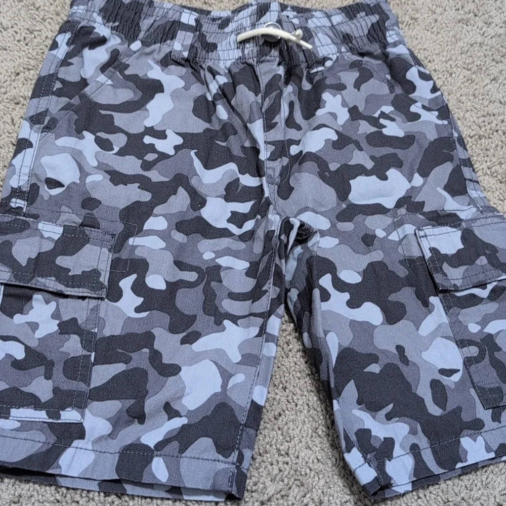 Children's Place Gray Camo Shorts Boys Size‎ 6 Husky New